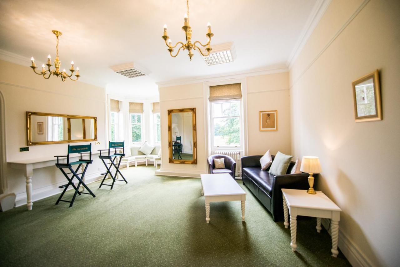 The Hawkhills (Adults Only) Hotel York Bagian luar foto