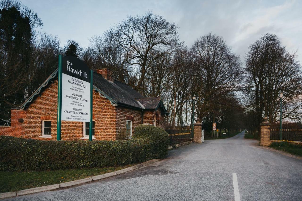 The Hawkhills (Adults Only) Hotel York Bagian luar foto